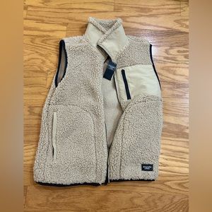 Abercrombie Men’s small l Sherpa vest Khaki